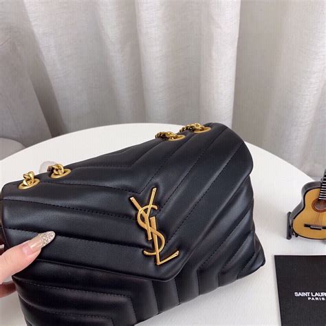 תיקים ysl